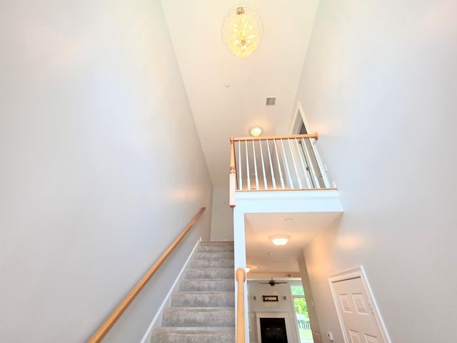 624 Main St Apt 6, Fremont, NH 03044