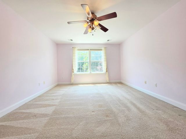624 Main St Apt 6, Fremont, NH 03044