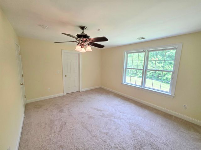 624 Main St Apt 6, Fremont, NH 03044