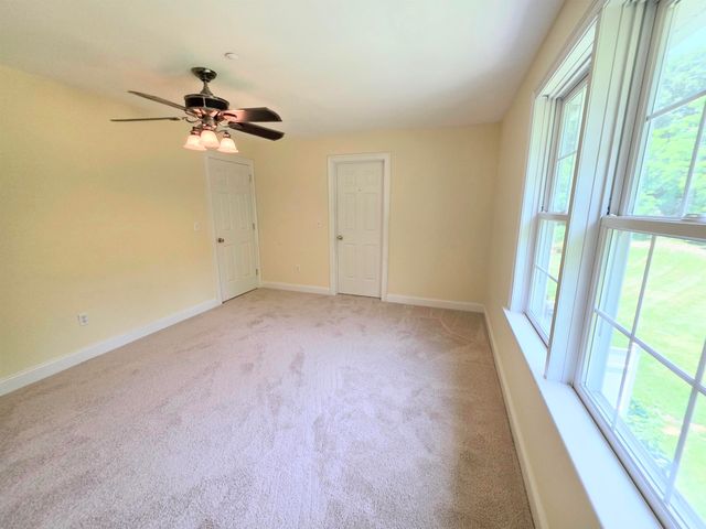 624 Main St Apt 6, Fremont, NH 03044