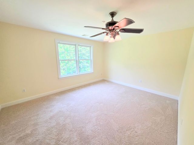 624 Main St Apt 6, Fremont, NH 03044