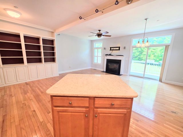 624 Main St Apt 6, Fremont, NH 03044