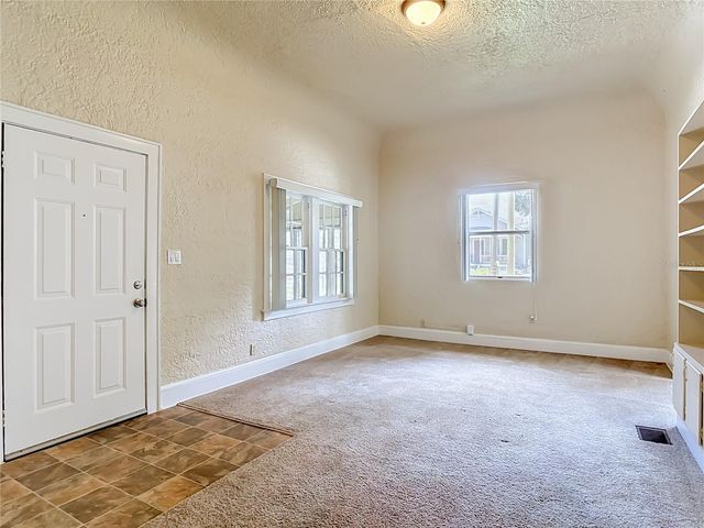 224 S SALISBURY AVENUE, Deland, FL 32720