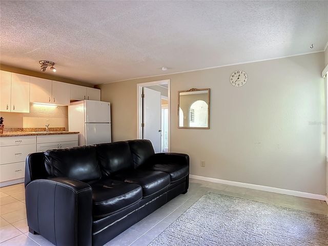 224 S SALISBURY AVENUE, Deland, FL 32720