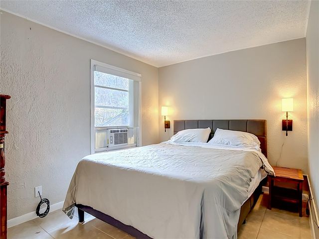 224 S SALISBURY AVENUE, Deland, FL 32720