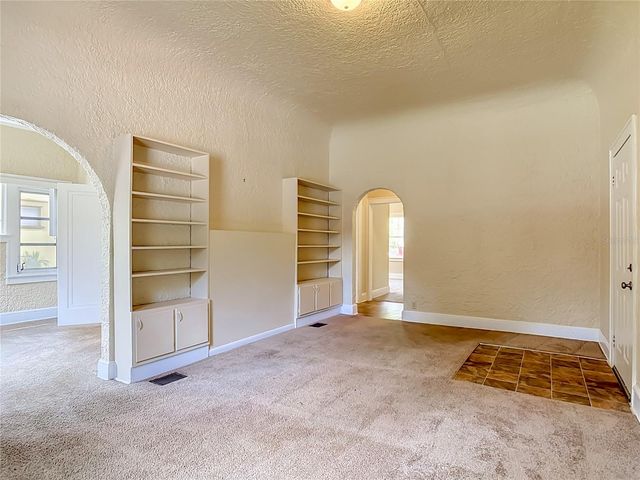 224 S SALISBURY AVENUE, Deland, FL 32720