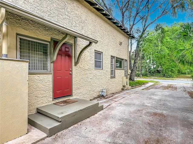 224 S SALISBURY AVENUE, Deland, FL 32720