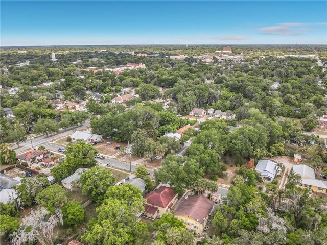 224 S SALISBURY AVENUE, Deland, FL 32720