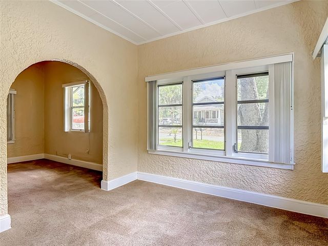 224 S SALISBURY AVENUE, Deland, FL 32720