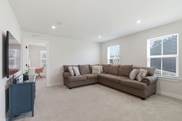 2119 Hideaway Ln, Murfreesboro, TN 37128