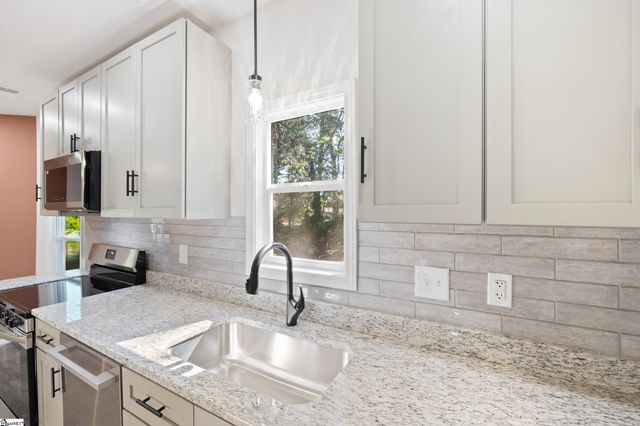 122 Sunset Drive, Gaffney, SC 29340