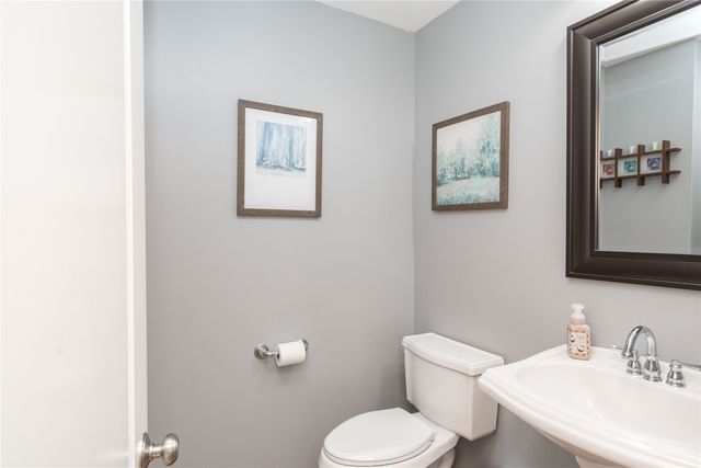 3001 SE Cobblestone Drive, Grimes, IA 50111