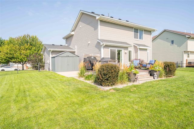 3001 SE Cobblestone Drive, Grimes, IA 50111