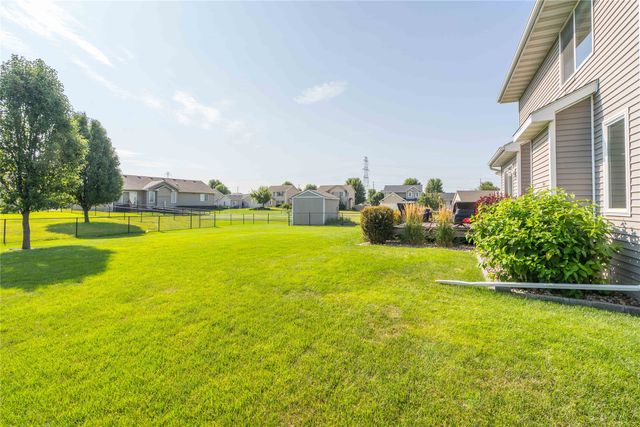 3001 SE Cobblestone Drive, Grimes, IA 50111