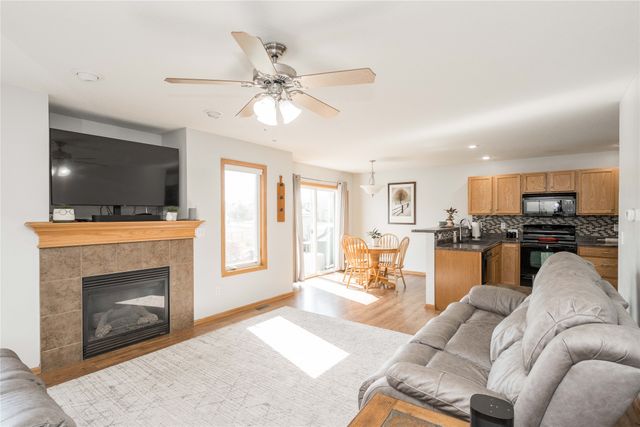 3001 SE Cobblestone Drive, Grimes, IA 50111