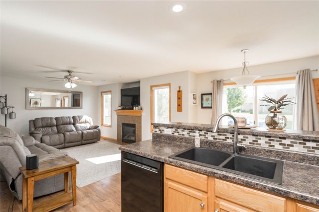 3001 SE Cobblestone Drive, Grimes, IA 50111