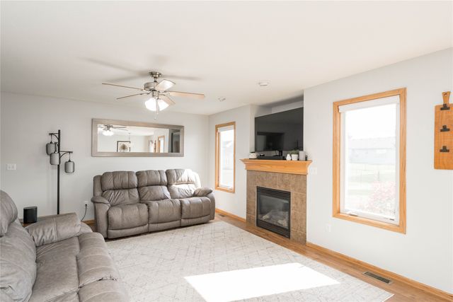 3001 SE Cobblestone Drive, Grimes, IA 50111