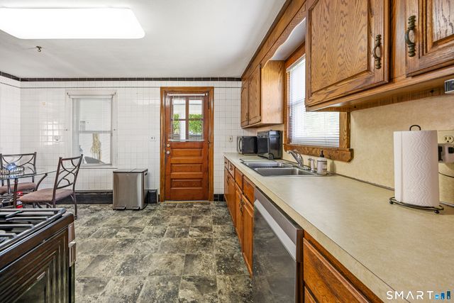 34 Rutland Street, Waterbury, CT 06708