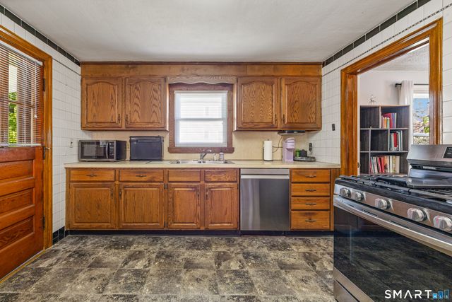 34 Rutland Street, Waterbury, CT 06708