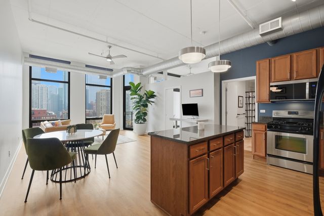740 W Fulton Street 1203, Chicago, IL 60661