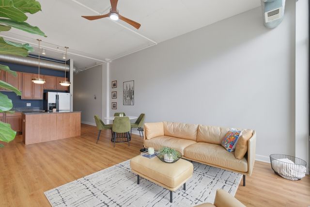 740 W Fulton Street 1203, Chicago, IL 60661