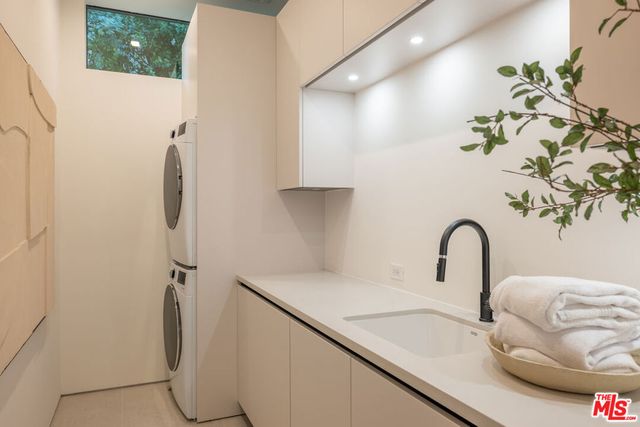 12752 Mulholland Drive, Beverly Hills, CA 90210