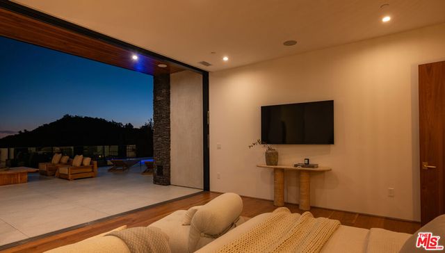 12752 Mulholland Drive, Beverly Hills, CA 90210