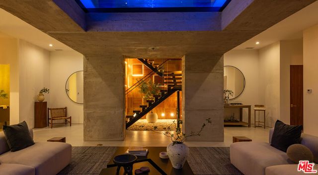 12752 Mulholland Drive, Beverly Hills, CA 90210