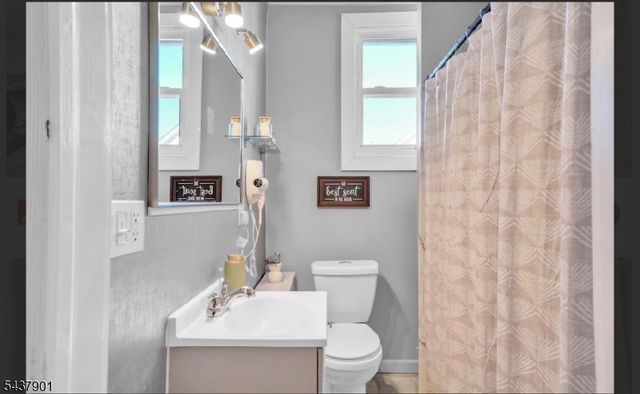 518 Miner Ter, Linden City, NJ 07036