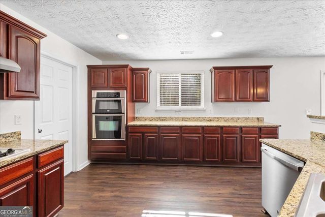 889 Bramble Way, Grayson, GA 30017