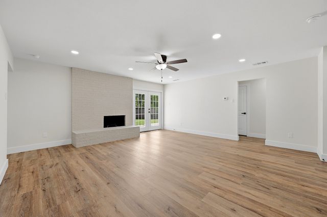 6656 Starnes Road, Watauga, TX 76148