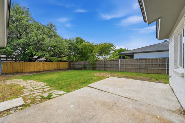 6656 Starnes Road, Watauga, TX 76148