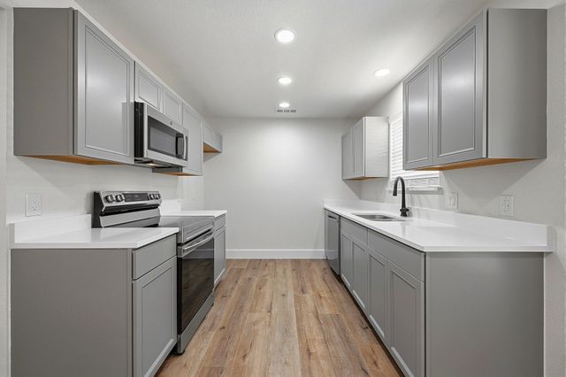 6656 Starnes Road, Watauga, TX 76148