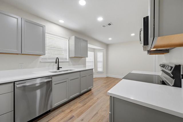 6656 Starnes Road, Watauga, TX 76148