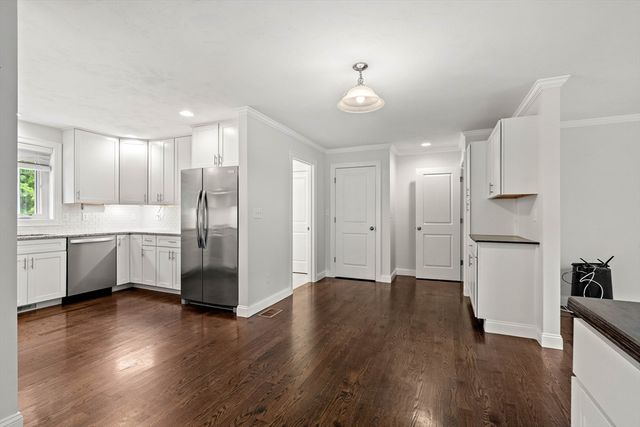 24 Bartlett Ave 24, Chelmsford, MA 01824