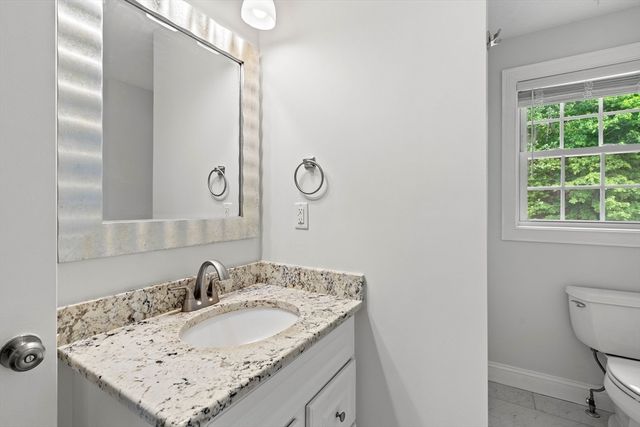 24 Bartlett Ave 24, Chelmsford, MA 01824