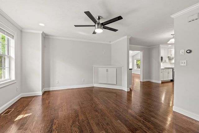24 Bartlett Ave 24, Chelmsford, MA 01824