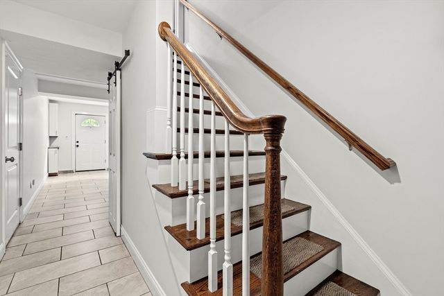 24 Bartlett Ave 24, Chelmsford, MA 01824