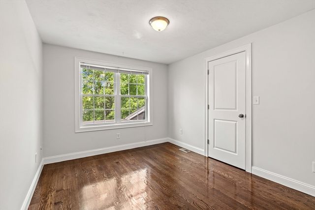 24 Bartlett Ave 24, Chelmsford, MA 01824