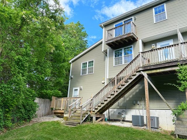 24 Bartlett Ave 24, Chelmsford, MA 01824