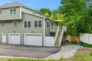 24 Bartlett Ave 24, Chelmsford, MA 01824