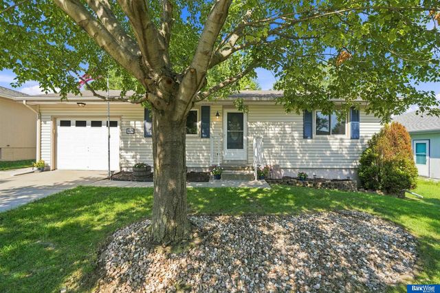 1539 SW 13 Street, Lincoln, NE 68522