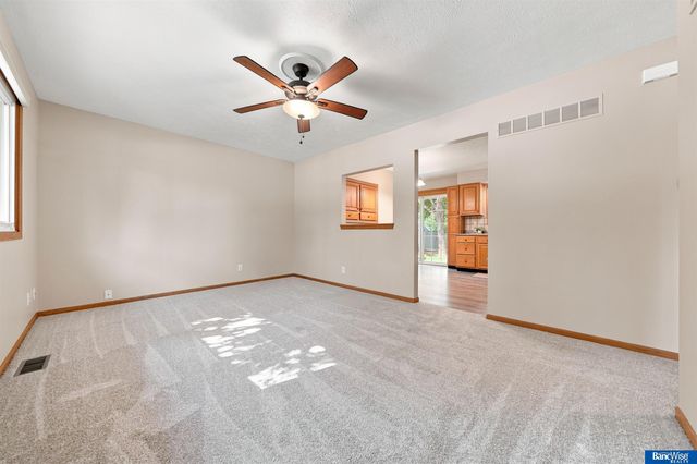 1539 SW 13 Street, Lincoln, NE 68522