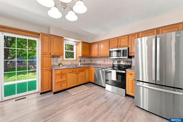 1539 SW 13 Street, Lincoln, NE 68522