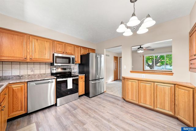 1539 SW 13 Street, Lincoln, NE 68522