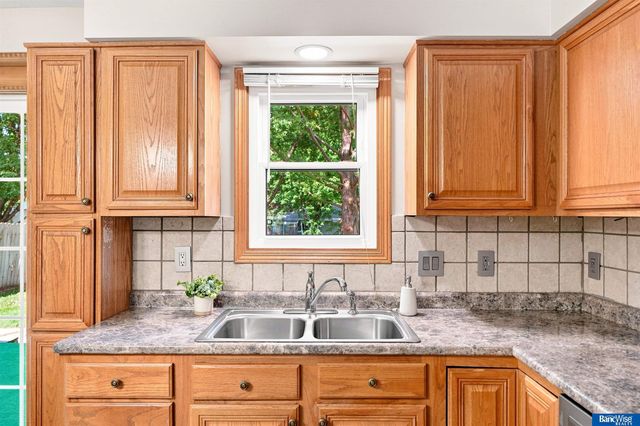 1539 SW 13 Street, Lincoln, NE 68522