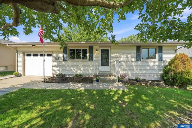 1539 SW 13 Street, Lincoln, NE 68522