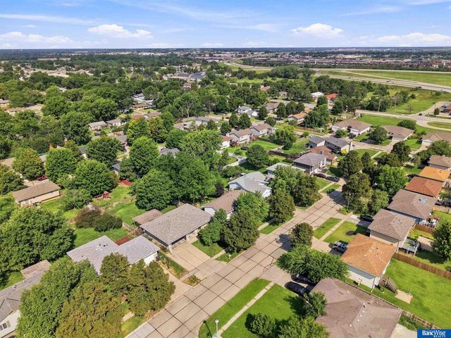 1539 SW 13 Street, Lincoln, NE 68522