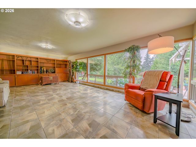 455 W HIGH St, Stayton, OR 97383