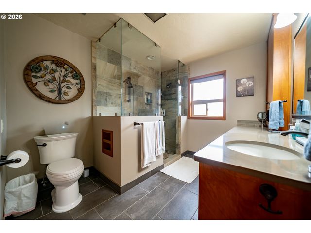 455 W HIGH St, Stayton, OR 97383